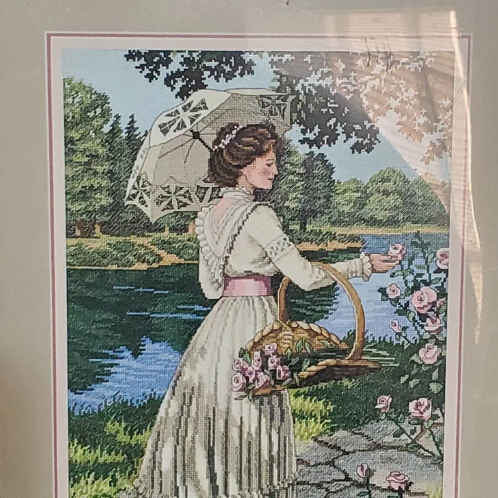 Dimensions Gold Collection 'A Summer Stroll' Cross Stitch Kit - Picture 2 of 7